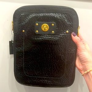 BRAND NEW MARC BY MARC JACOBS PATENT TURNLOCK IPAD CASE. With TAGS!!!